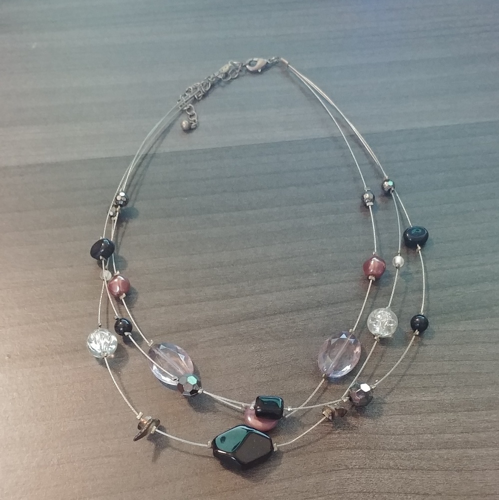 Floating style necklace